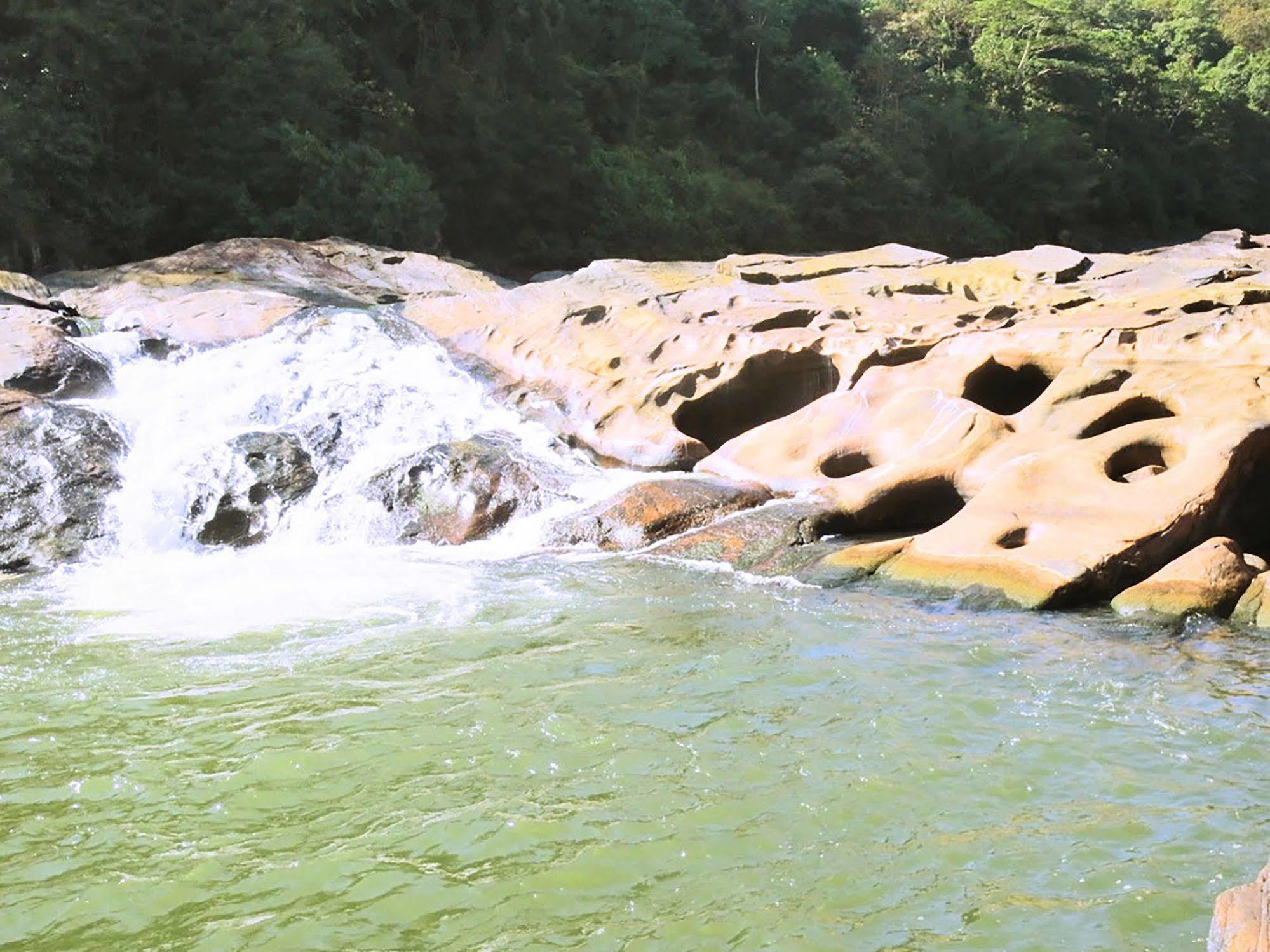 Aqua Dunhinda Villa Kandy Exteriör bild